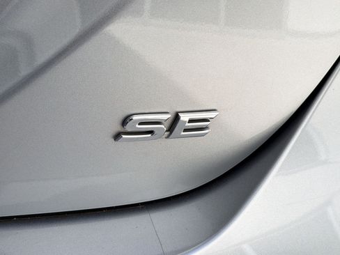 Used 2023 Toyota Camry SE w/ Convenience Package image 31