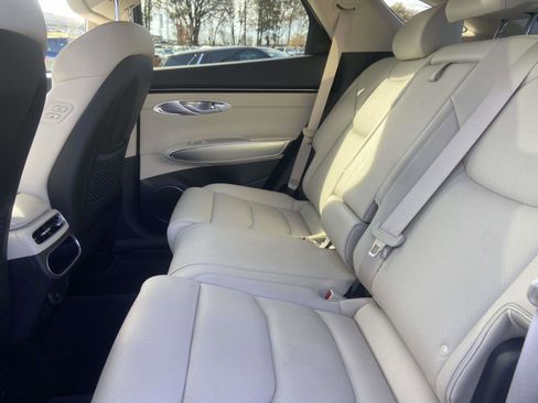 Used 2023 Genesis GV70 2.5T w/ Select Package image 13