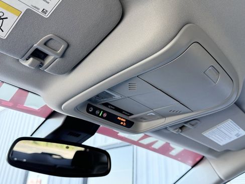 Used 2024 GMC Terrain SLE image 22