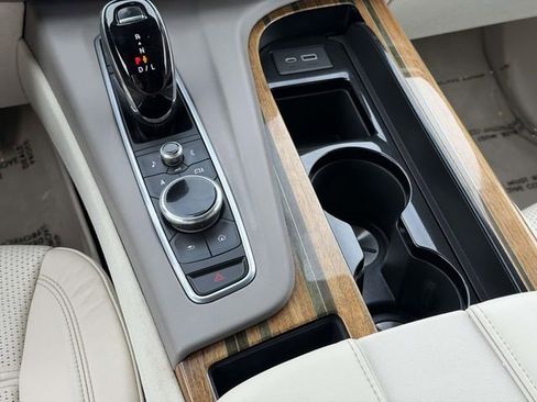 Used 2022 Cadillac Escalade Premium Luxury Platinum AWD/4WD image 15