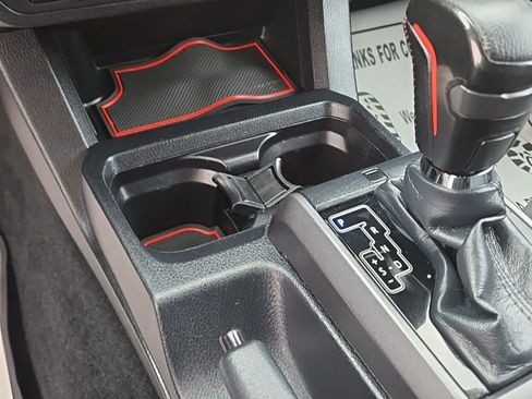 Used 2018 Toyota Tacoma TRD Sport w/ Technology Package image 21