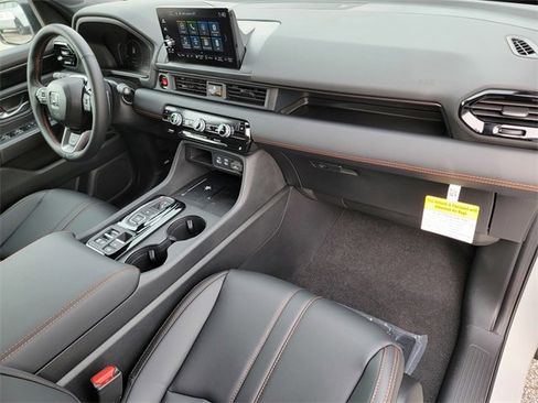 New 2025 Honda Pilot TrailSport image 17