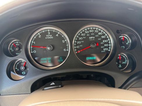 Used 2014 Chevrolet Tahoe LTZ image 12