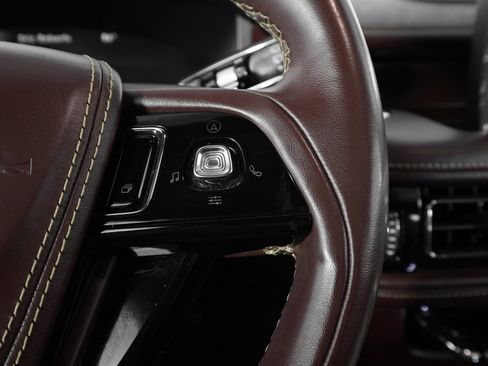 Used 2023 Lincoln Aviator Black Label w/ Jet Package image 25