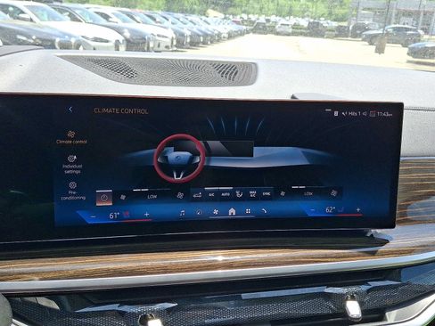 Used 2024 BMW X7 xDrive40i AWD/4WD image 16