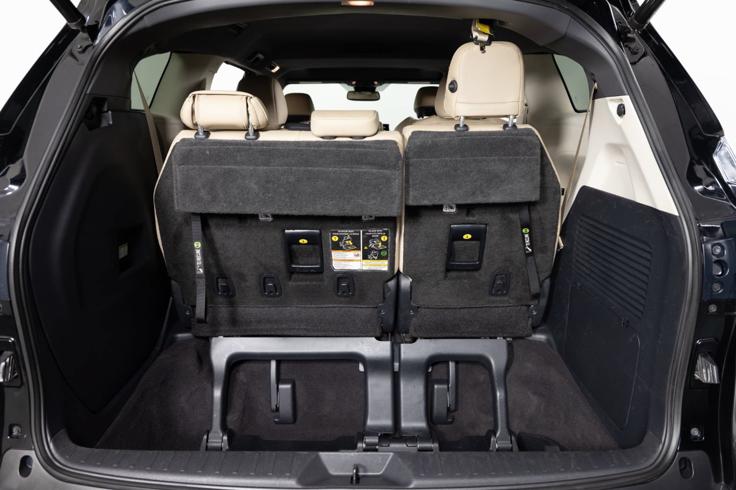 Used 2021 Toyota Sienna XLE FWD image 25