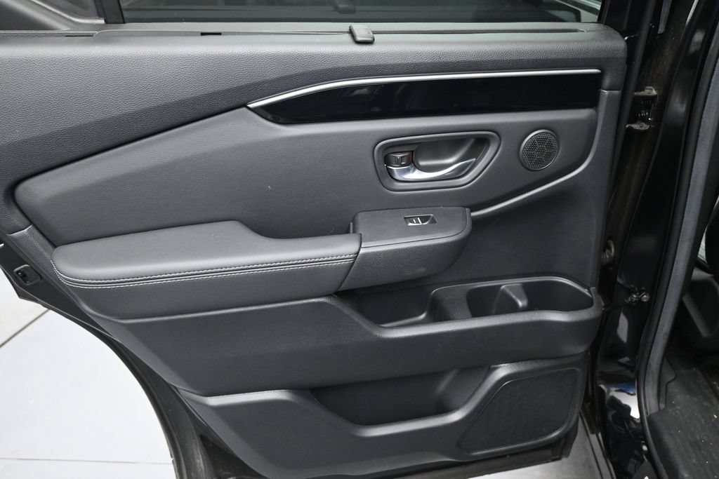 Used 2025 Honda Pilot EX-L image 21