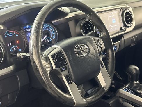 Used 2020 Toyota Tacoma SR5 RWD image 14