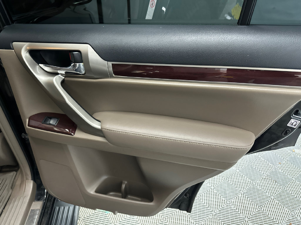 Used 2017 Lexus GX 460 Premium AWD/4WD image 18