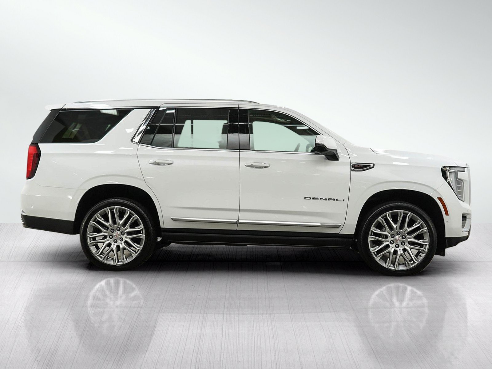 Used 2026 GMC Yukon Denali w/ Denali Reserve Package AWD/4WD image 7