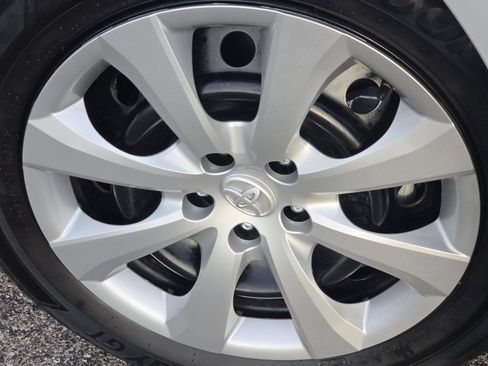 Used 2025 Toyota Corolla LE image 17