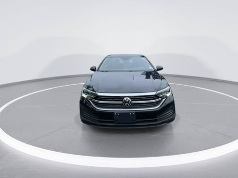 Used 2024 Volkswagen Jetta SE FWD image 3