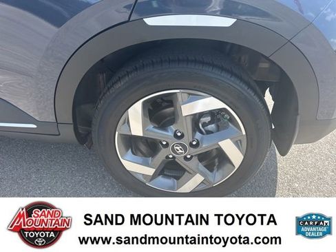Used 2024 Hyundai Venue Limited FWD image 10