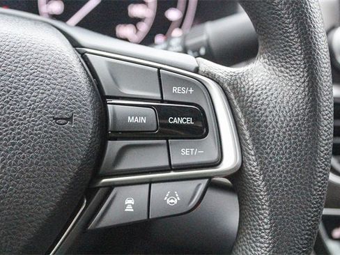 Used 2018 Honda Accord EX image 32