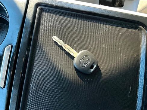 Used 2020 Toyota Sienna LE image 11