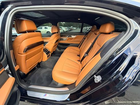 Used 2019 BMW 750i xDrive w/ Executive Package AWD/4WD image 11