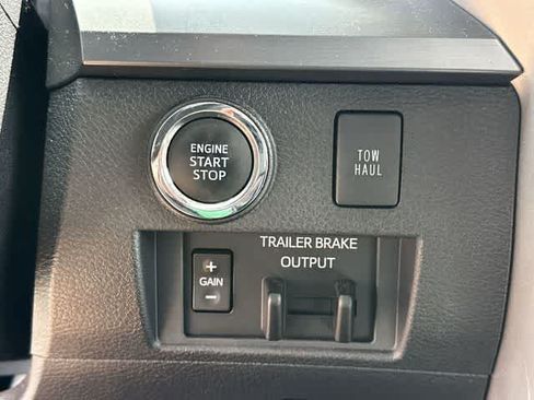 Used 2021 Toyota Tundra Platinum AWD/4WD image 11