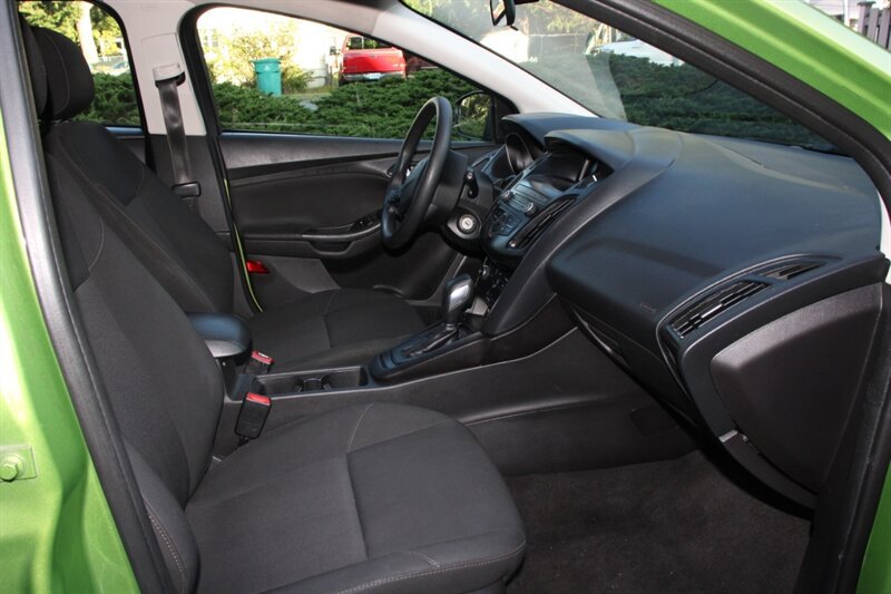 Used 2018 Ford Focus SE FWD image 14