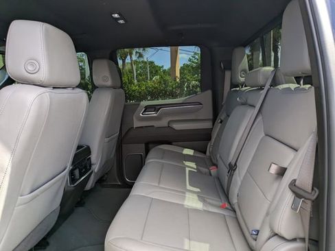 Used 2025 GMC Sierra 1500 SLT w/ SLT Premium Package image 14