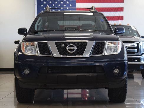 Used 2007 Nissan Frontier LE AWD/4WD image 2