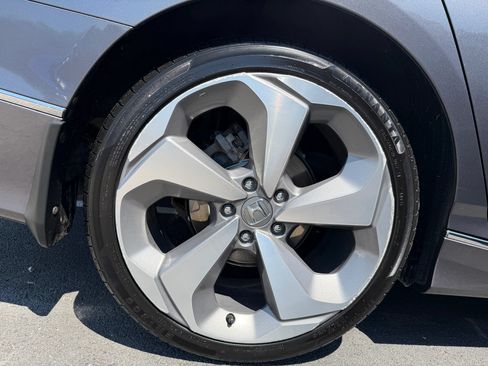 Used 2018 Honda Accord Touring image 37