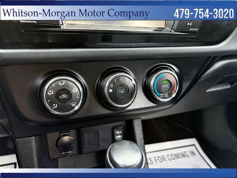 Used 2016 Toyota Corolla L image 22