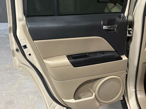 Used 2016 Jeep Patriot High Altitude AWD/4WD image 20