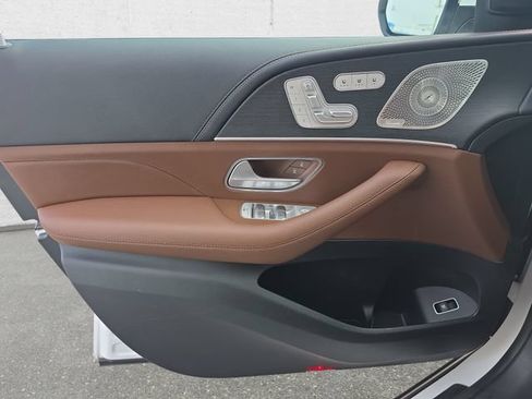 Used 2024 Mercedes-Benz GLE 350 4MATIC w/ Driver Assistance Package image 29