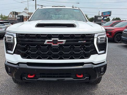 New 2026 Chevrolet Silverado 2500 ZR2 AWD/4WD image 2