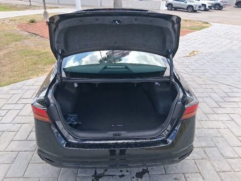 Used 2025 Nissan Altima 2.5 S FWD image 6