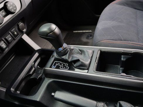 Used 2020 Toyota Tacoma TRD Sport image 19