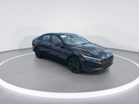 Used 2023 Hyundai Elantra SEL w/ Cargo Package FWD image 1