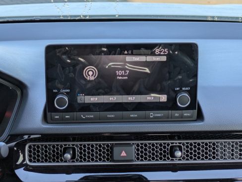 Certified 2025 Honda Civic Sport image 23