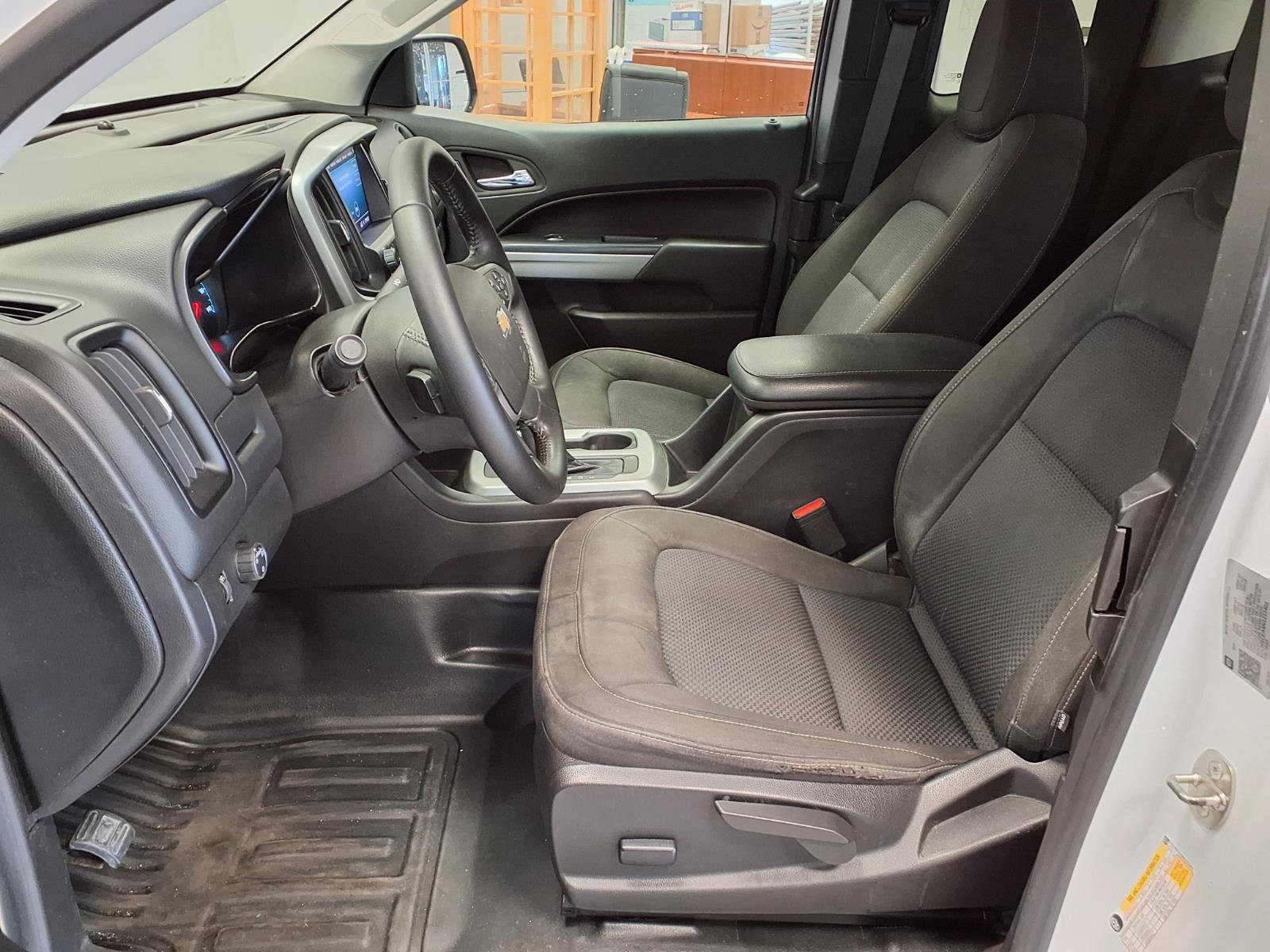 Used 2022 Chevrolet Colorado LT w/ Fleet Safety Package RWD image 16