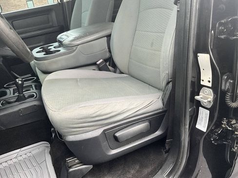 Used 2015 RAM 2500 Tradesman w/ Chrome Appearance Group AWD/4WD image 9