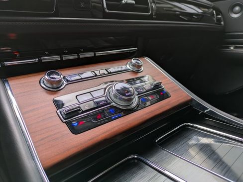 Used 2020 Lincoln Aviator Reserve w/ Equipment Group 201A image 14