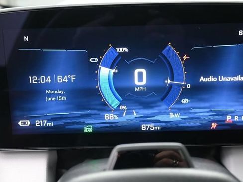 Used 2025 Chevrolet Equinox EV LT w/ Convenience Package II FWD image 9