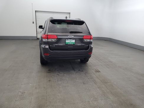 Used 2019 Jeep Grand Cherokee Laredo AWD/4WD image 6