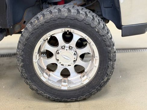 Used 2009 GMC Sierra 2500 SLT w/ SLT Convenience Package AWD/4WD image 4