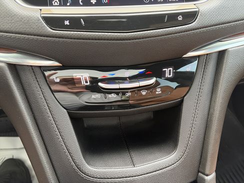 Used 2022 Cadillac XT5 Premium Luxury FWD image 24