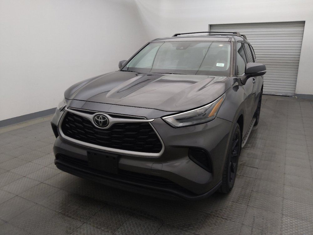 Used 2022 Toyota Highlander L FWD image 15
