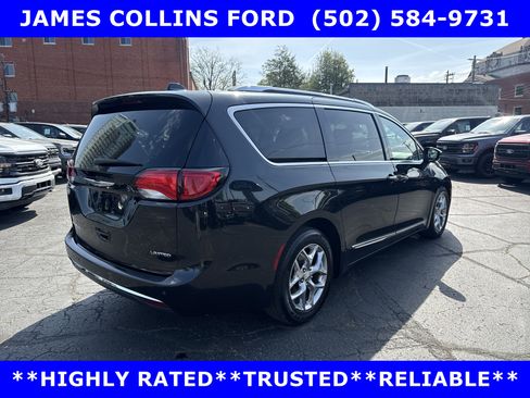 Used 2018 Chrysler Pacifica Limited FWD image 7