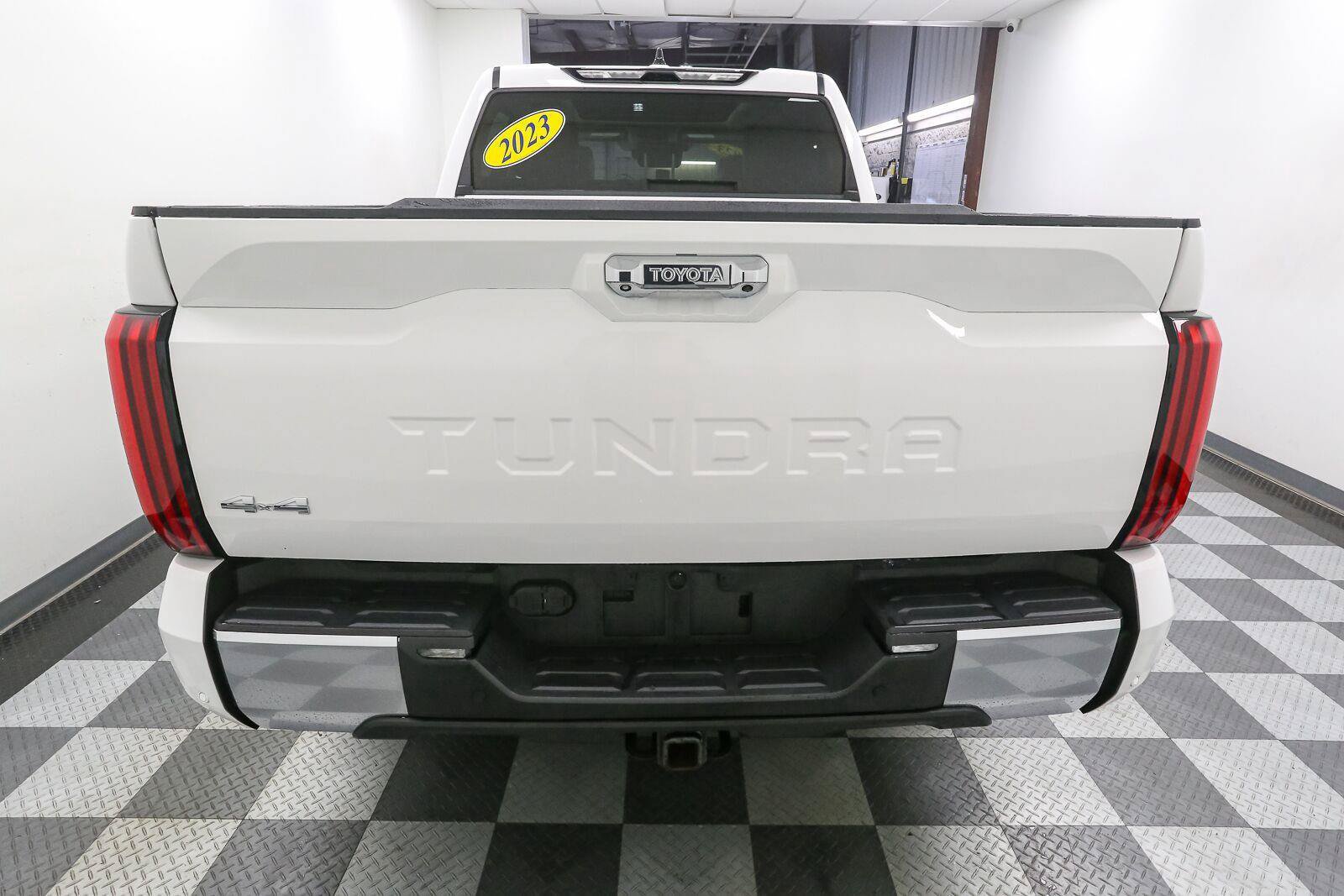 Used 2023 Toyota Tundra Limited w/ Power Package AWD/4WD image 12