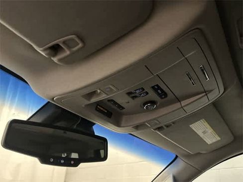 Used 2019 Chevrolet Suburban LT image 21