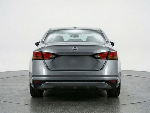 Used 2025 Nissan Altima 2.5 SV image 7