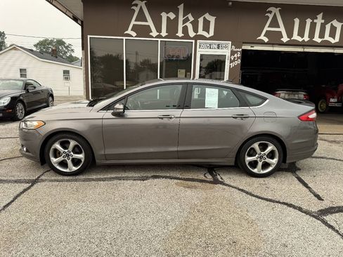 Used 2013 Ford Fusion SE FWD image 9