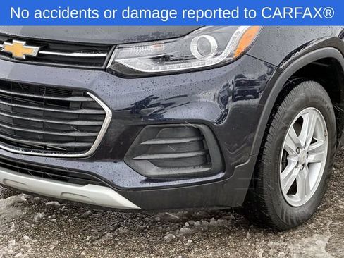 Certified 2022 Chevrolet Trax LT w/ LT Convenience Package image 10