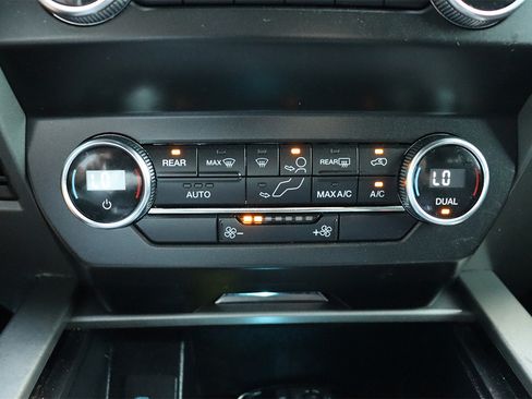Used 2020 Ford Expedition XLT AWD/4WD image 35