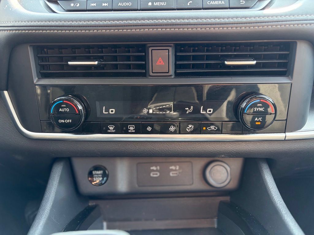 Used 2025 Nissan Rogue SV AWD/4WD image 29