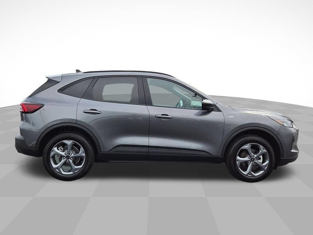 Used 2025 Ford Escape ST-Line AWD/4WD image 2